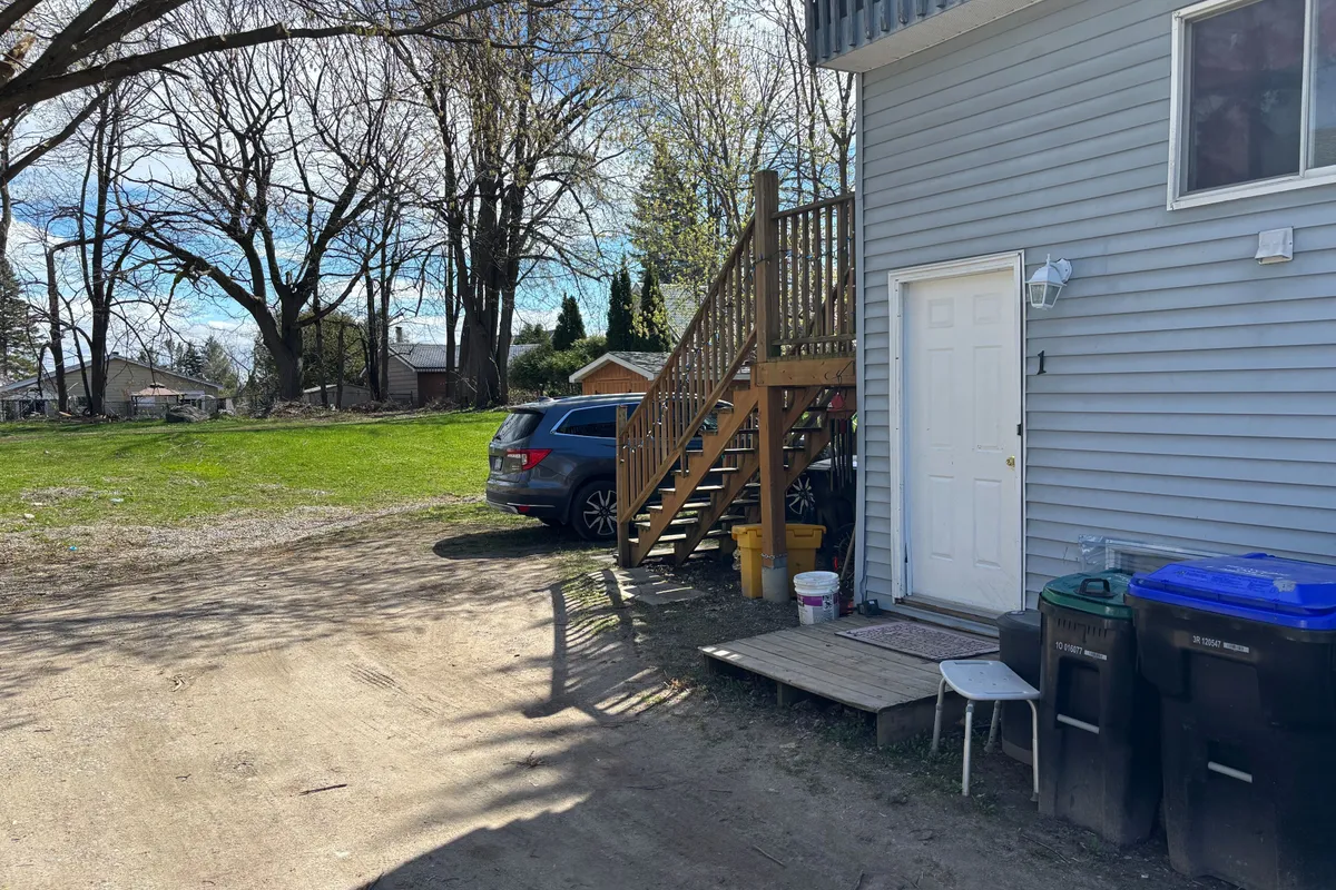 203 George Street, ON L4R 2W3