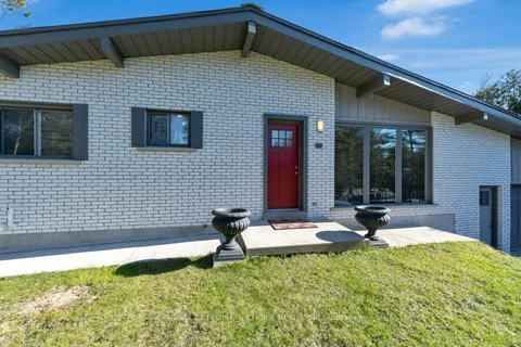 71 Bay Sands Drive, ON L9Z 1V1