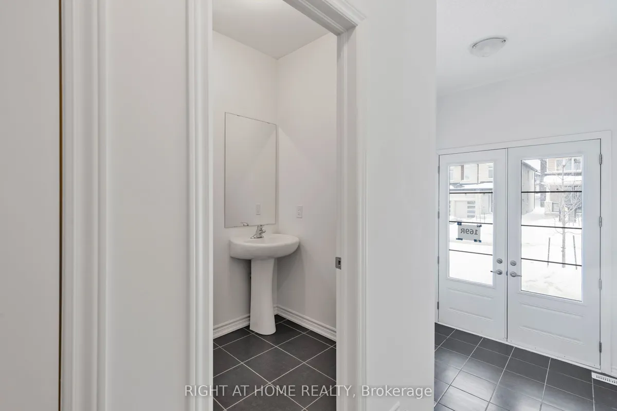 12 Sassafras Road, ON L0L 1Y3