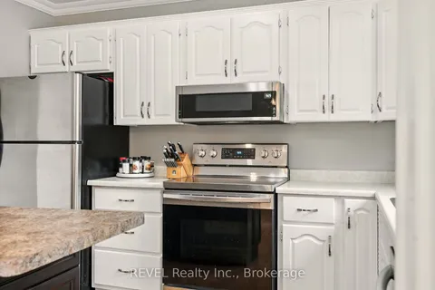 77 Bay Street, ON L0K 2A0