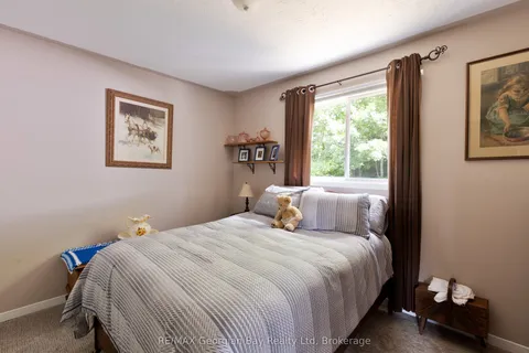 5 Easton Avenue, ON L0K 1R0