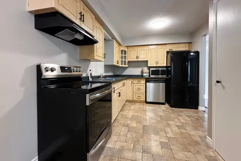 55 Courtice Crescent, ON L9Y 4N7