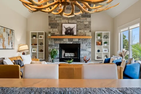 3 Georgian Grande Drive, ON L0K 1E0