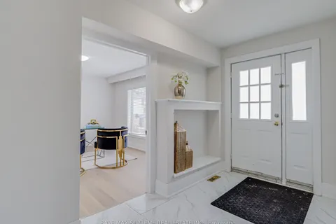 10 CURTISS Court, ON L4M 2M7