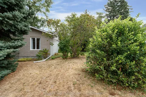 399 Spruce Street, ON L9Y 3H5