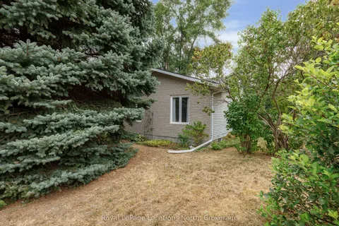 399 Spruce Street, ON L9Y 3H5