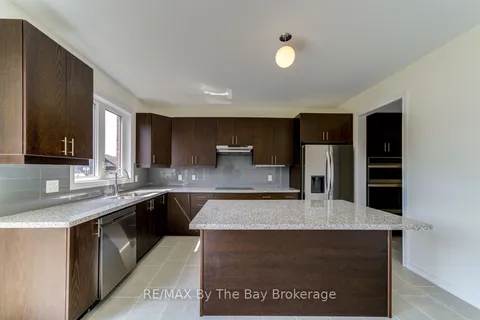 174 Mapleside Drive, ON L9Z 0L4