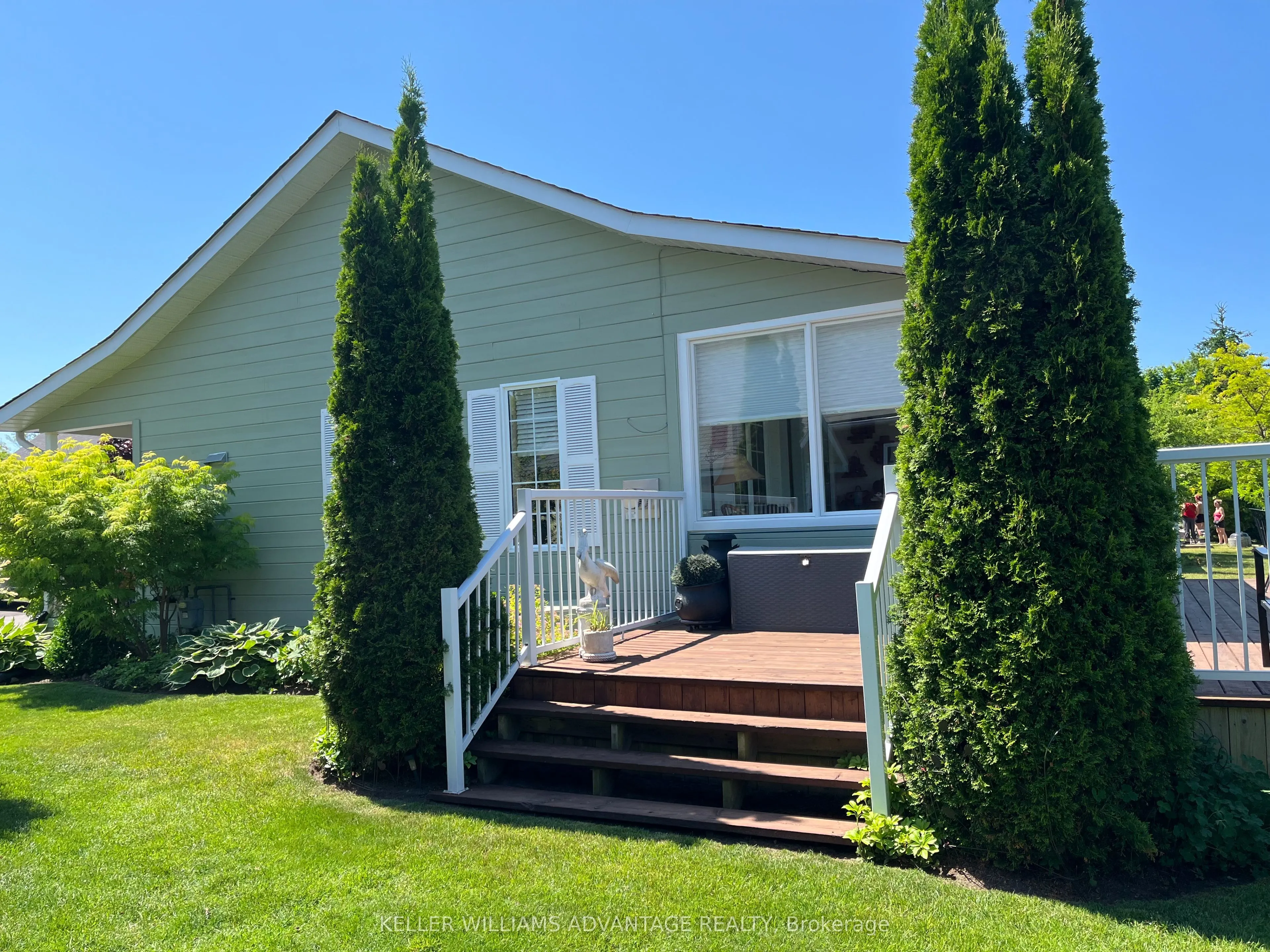 48 Madawaska Trail, ON L9Z 1X7