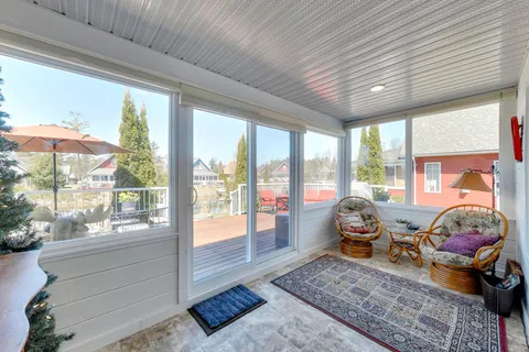 48 Madawaska Trail, ON L9Z 1X7