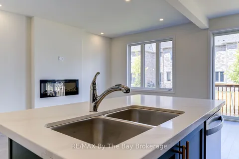 17 Sun Valley Avenue, ON L9Z 0N6