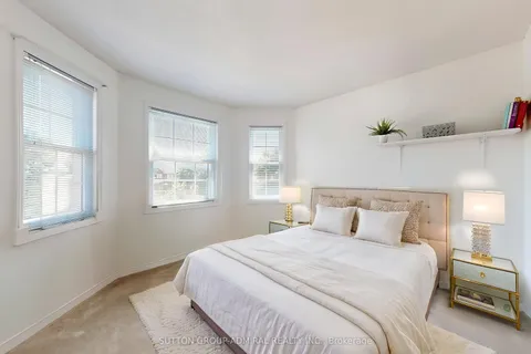 184 Hanmer Street, ON L4N 7J9