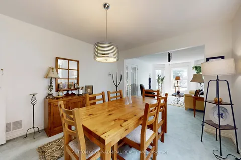 184 Hanmer Street, ON L4N 7J9