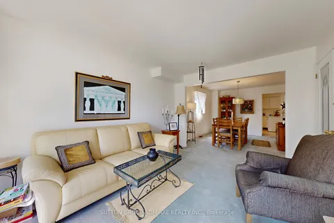 184 Hanmer Street, ON L4N 7J9