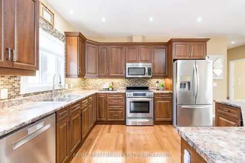 2 Grew Crescent, ON L9M 0A4