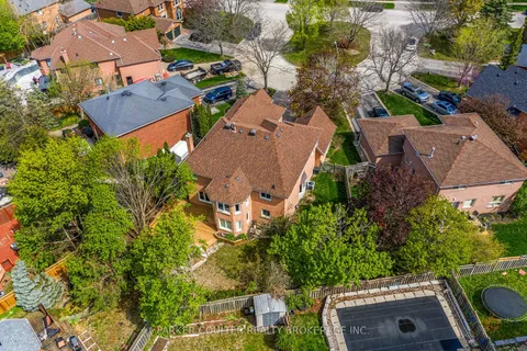 43 Falling Brook Drive, ON L4N 7E9