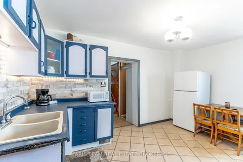 390 Mildred Street, ON L4R 3R6