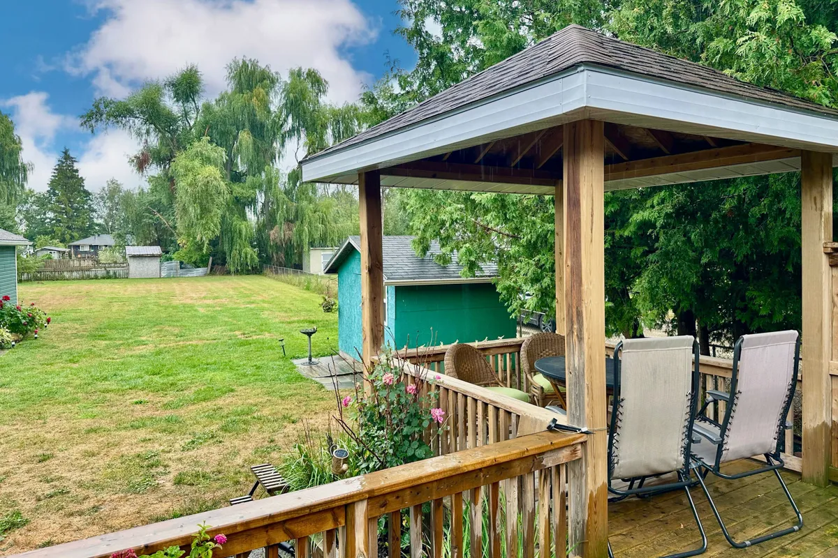 225 CHRISTOPHER Street, ON L0M 1S0