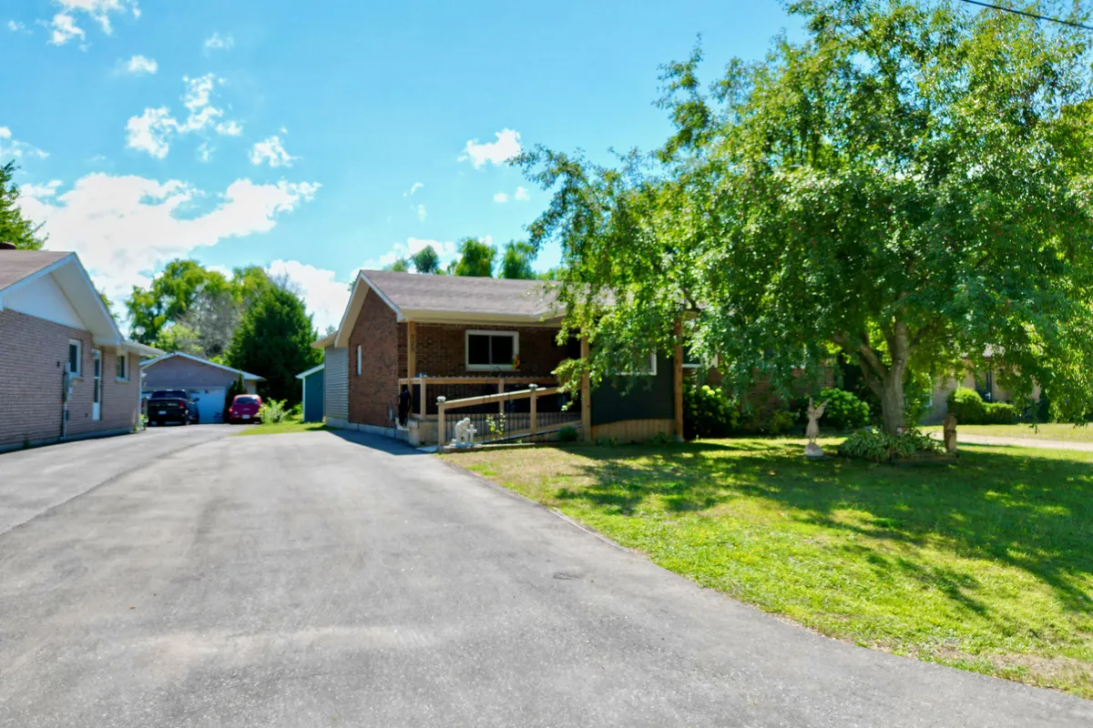 225 CHRISTOPHER Street, ON L0M 1S0