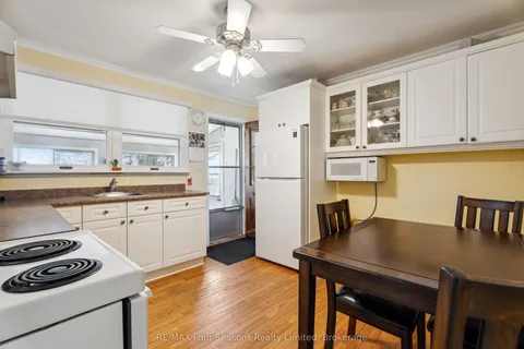 46 ERIE Street, ON L9Y 1P4