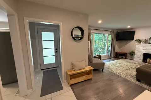 34 Queen Street, ON L4M 1Z1