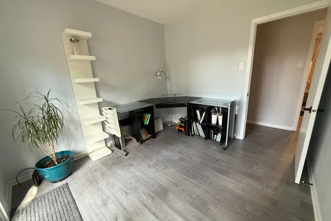 34 Queen Street, ON L4M 1Z1