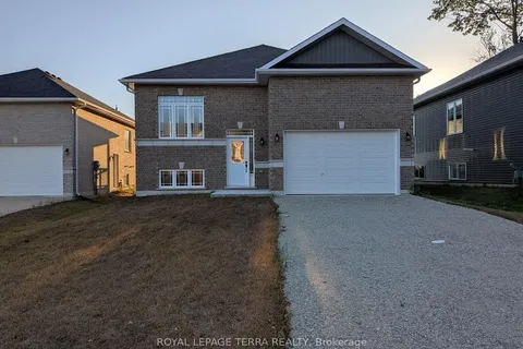 4 JOANNE Crescent, ON L9Z 0S2