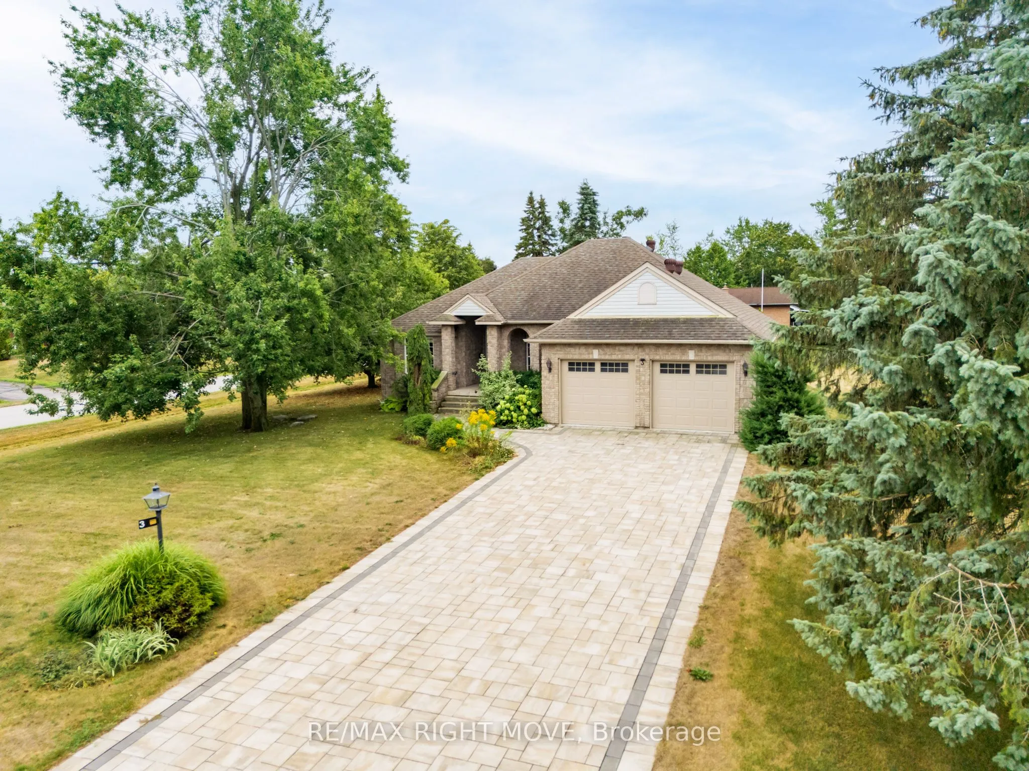 3 Thicketwood Place, ON L0K 1B0