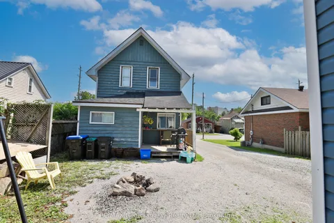 136 Fourth Street, ON L4R 3T2