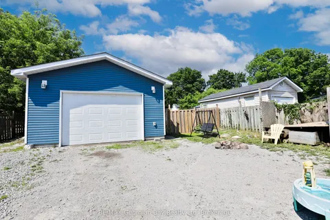 136 Fourth Street, ON L4R 3T2