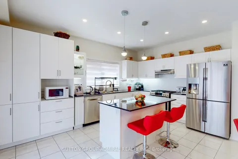 3 Cypress Point Street, ON L4N 5S4