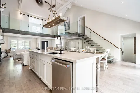 92 Nelson Street, ON L4M 4K5