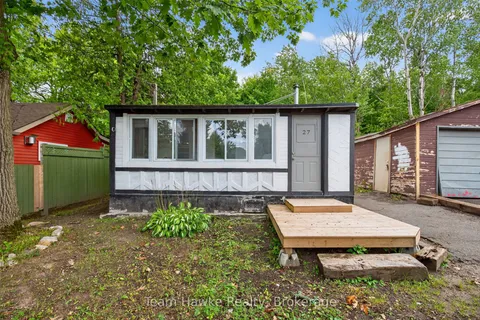 27 Earldom Boulevard, ON L0K 1R0