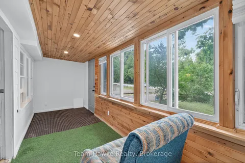 27 Earldom Boulevard, ON L0K 1R0