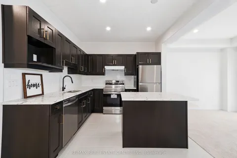 15 Shipley Avenue, ON L9Y 5M6