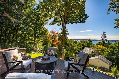 11 Crestwood Drive, ON L4M 4Y8