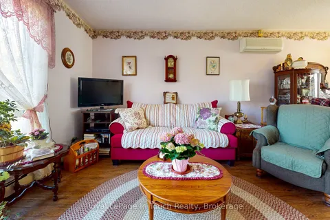 14 Seneca Crescent, ON L9M 0C9