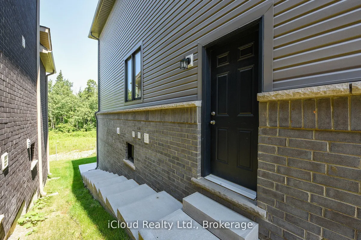 114 Thicketwood Avenue, ON L9J 0W8