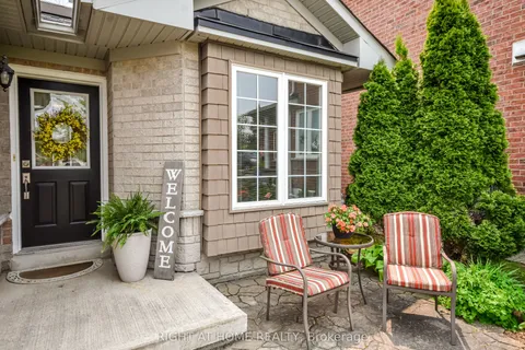 13 Couples Court, ON L4M 6V5