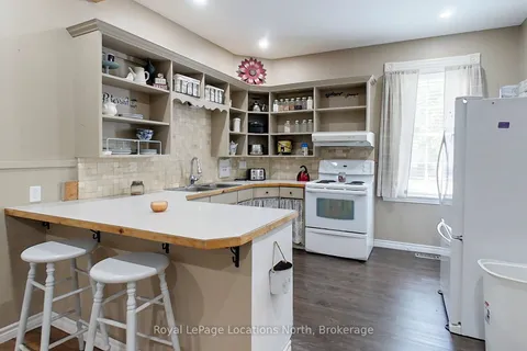 523 Hurontario Street, ON L9Y 2N2