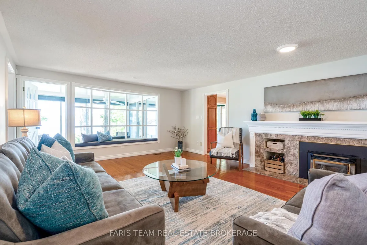 10 White Oaks Road, ON L4N 4C1