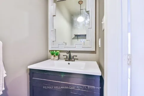 6 James Street, ON L4N 6M4