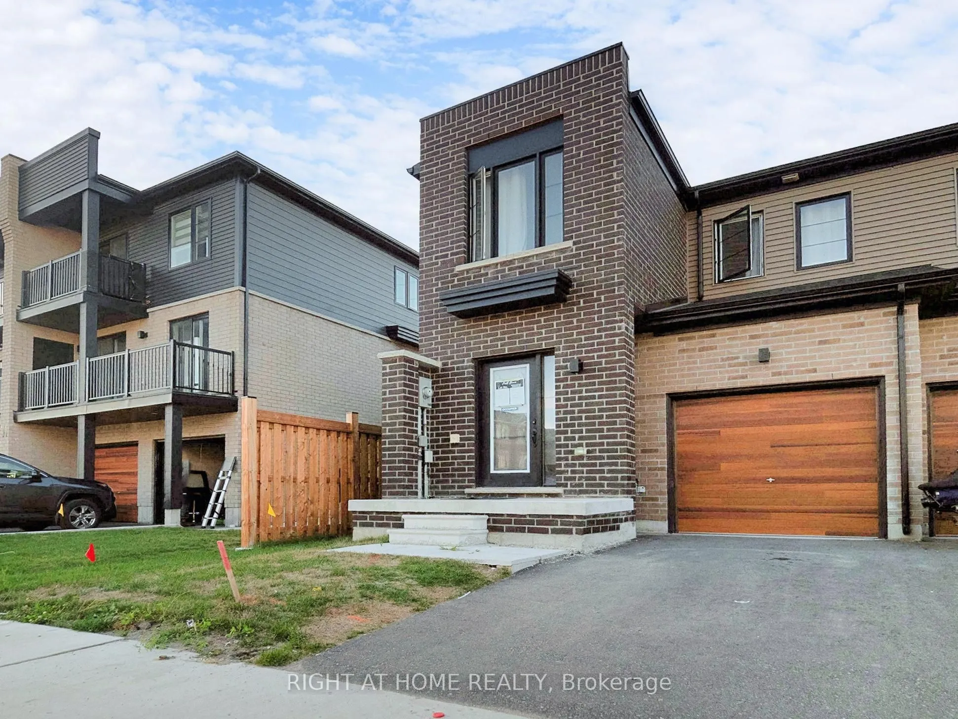 33 Pumpkin Corner Crescent, ON L9J 0C2