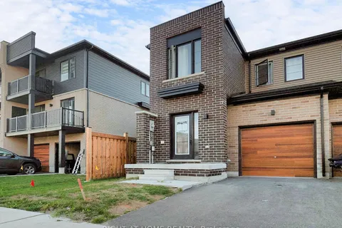 33 Pumpkin Corner Crescent, ON L9J 0C2