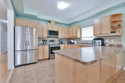 132 The Queensway N/A, ON L4M 0B4