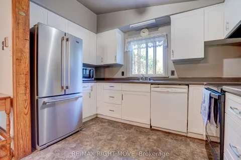 348 Collins Drive, ON L3V 1E4