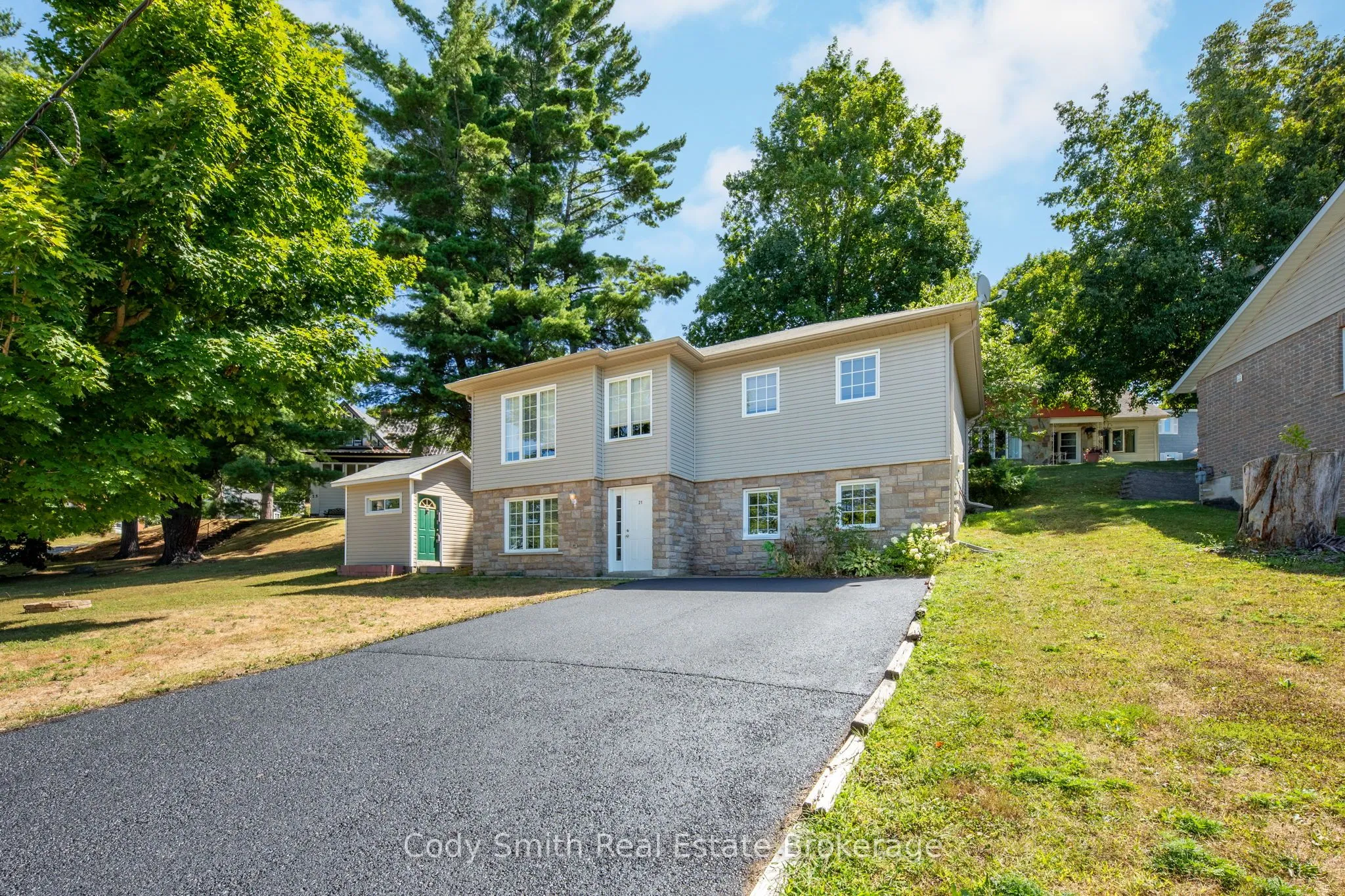 21 CHURCH Street, ON L9M 1A9