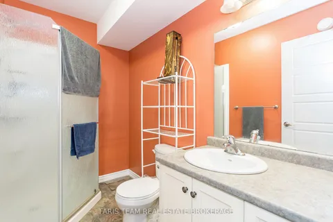 8 Chamberlain Crescent, ON L9M 0A5