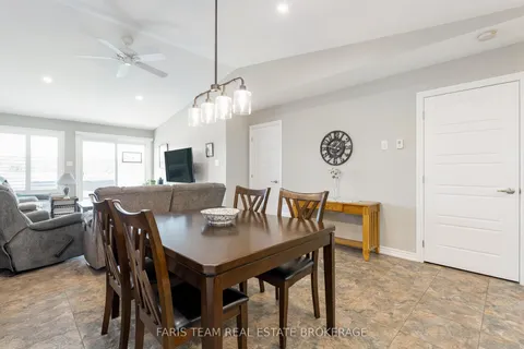 8 Chamberlain Crescent, ON L9M 0A5