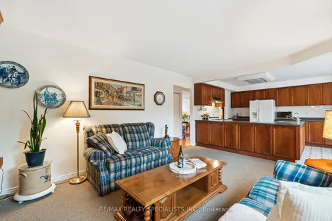 22 Lamont Creek Drive, ON L9Z 1J9