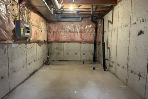 16 Cunningham Drive, ON L4N 8L3